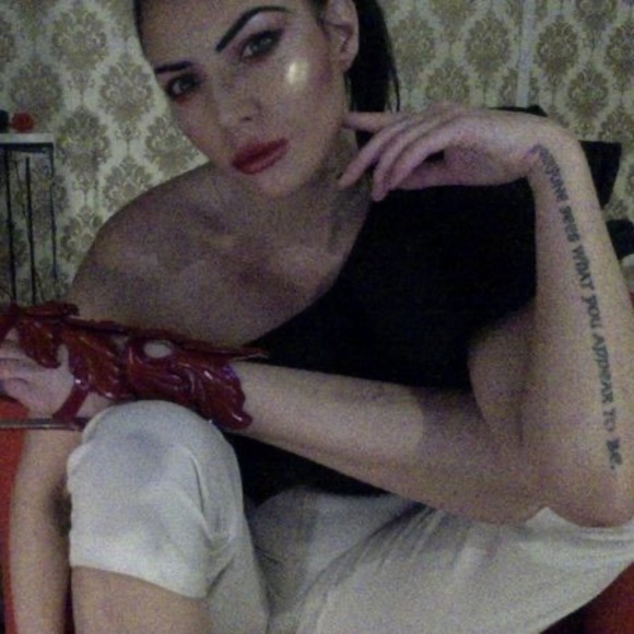 Meet your Posher, Adrienne - Picture 1 of 1